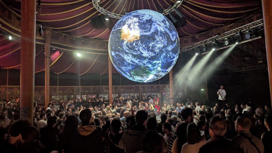 Giant Inflatable Earth – 3 meters in diameter