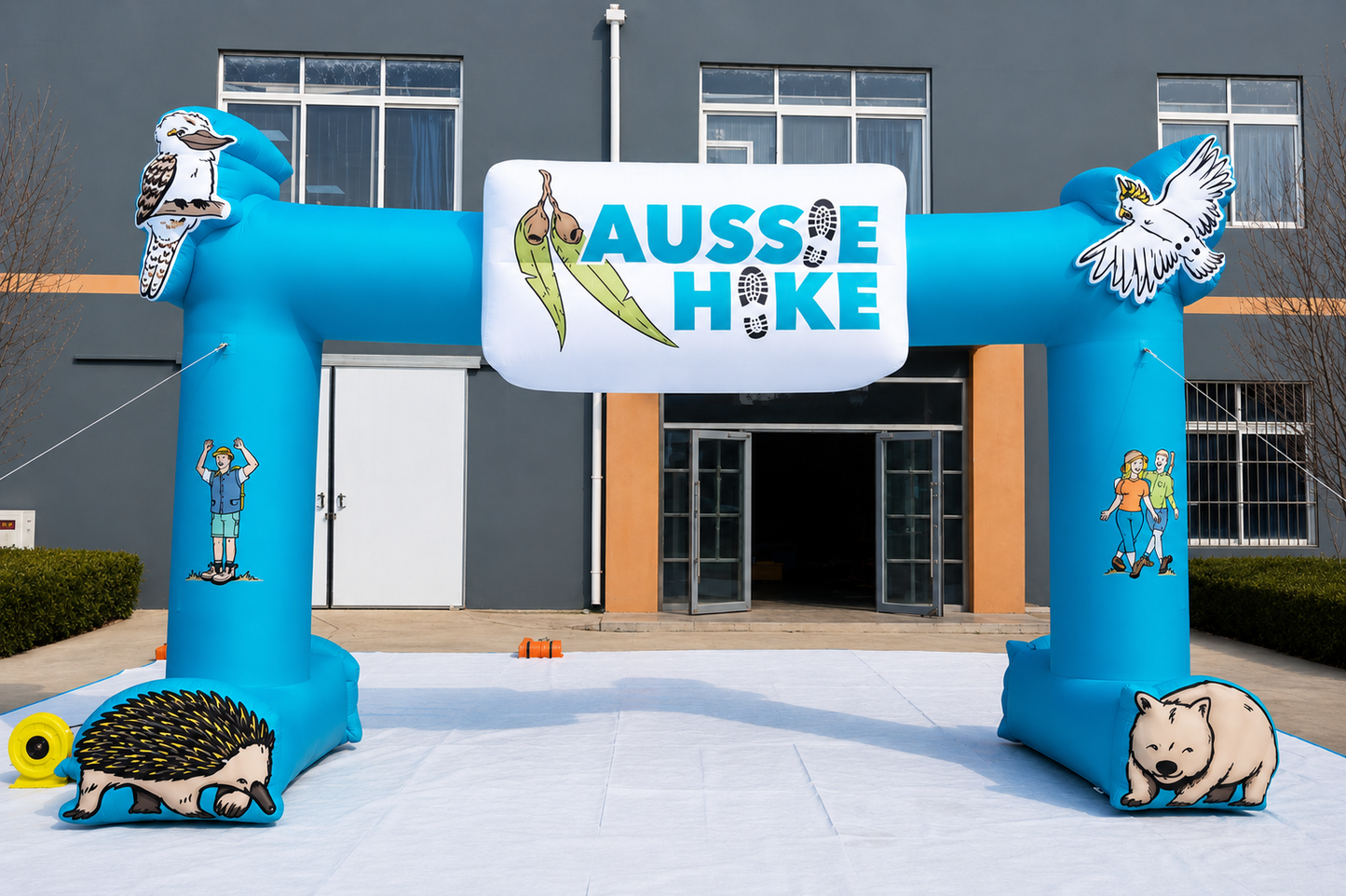 Customizable inflatable arch 